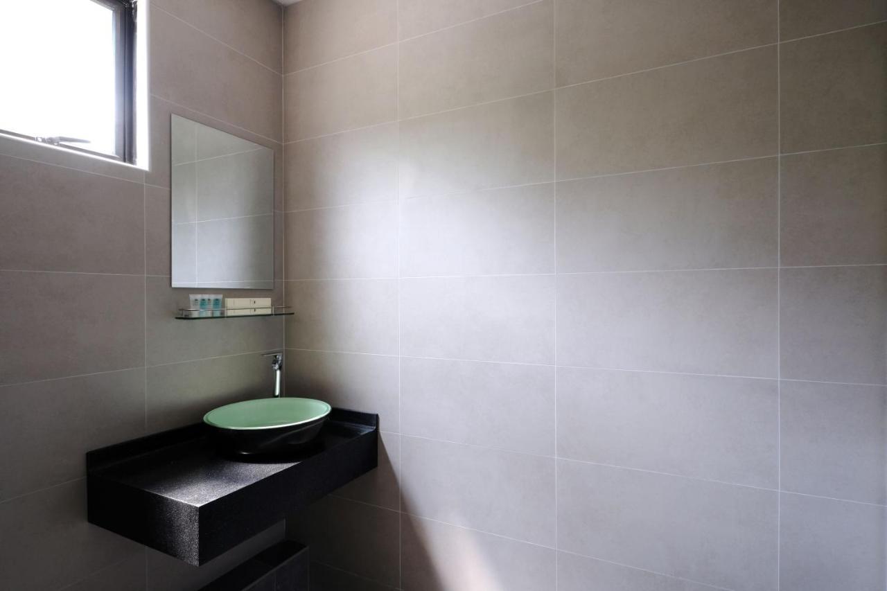 Q Loft Hotels At Bedok Singapore Exterior foto